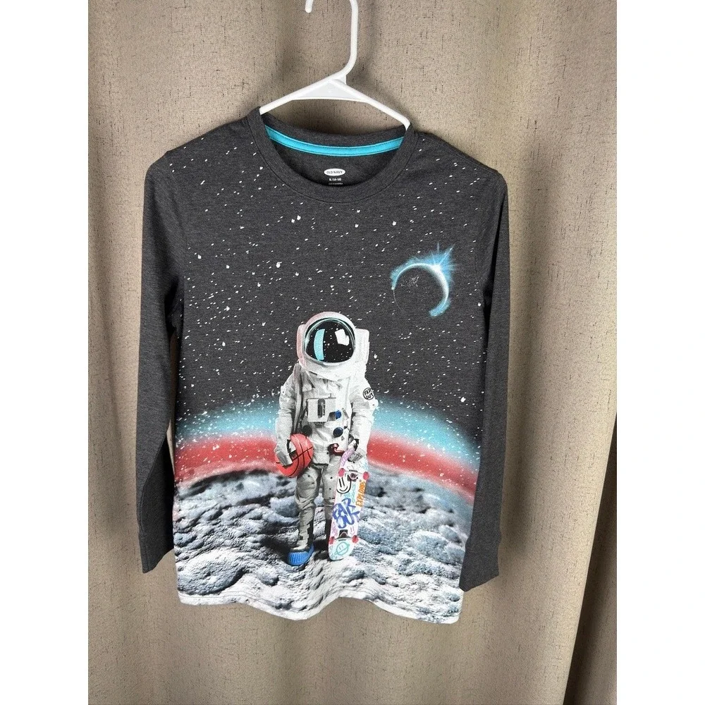 Old Navy Graphic Tee Kids XL Charcoal Excellent Astronaut Skateboard Space Shirt